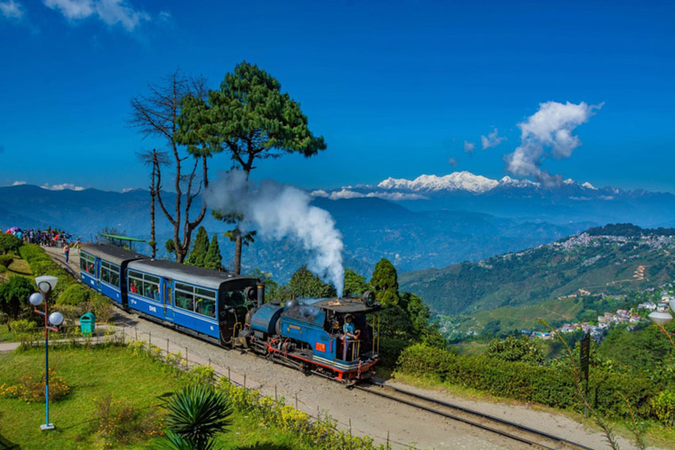 tourist spot of darjeeling