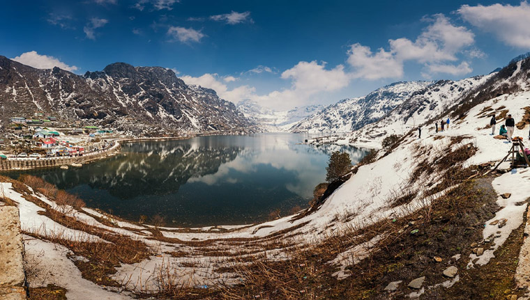 Tsongmo-Lake-in-Summer-Nathula-Pass